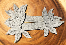 Load image into Gallery viewer, 50 Pieces Wine Bottle Flower - Wedding Reception Table / Party Table Decoration