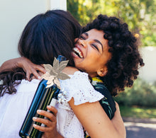 Load image into Gallery viewer, Set of 2 Wine Bottle Flower